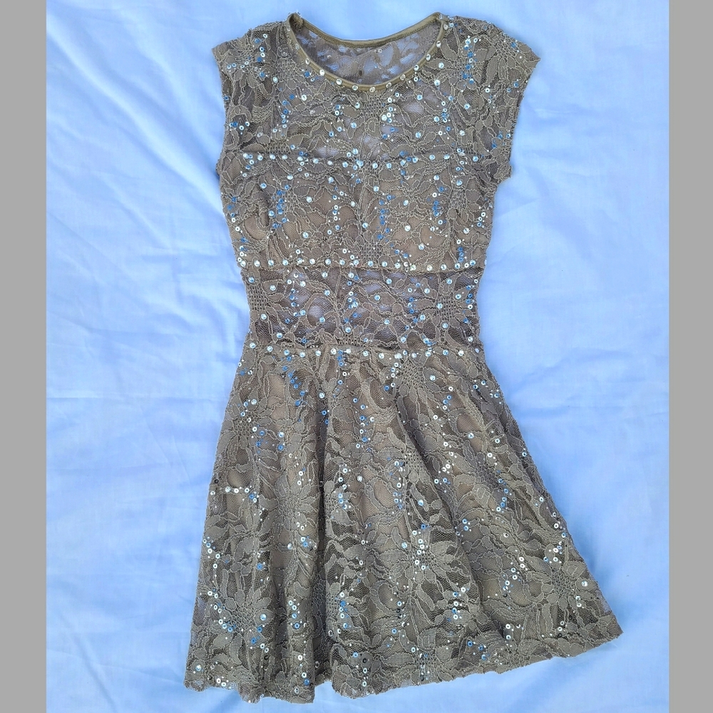 B. Darlin Sequence Evening Dress Junior Size 3/4